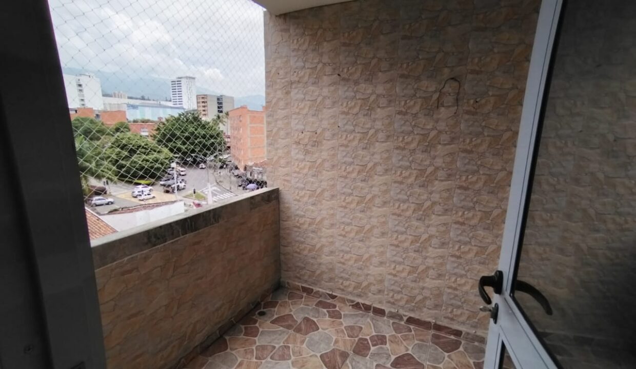 WhatsApp Image 2025-05-05 at 13.31.58