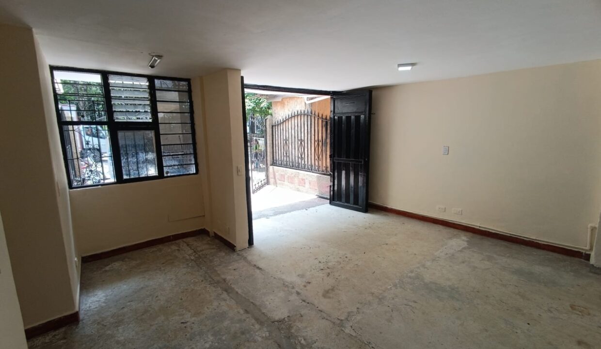 WhatsApp Image 2025-10-09 at 11.59.28 AM (1)