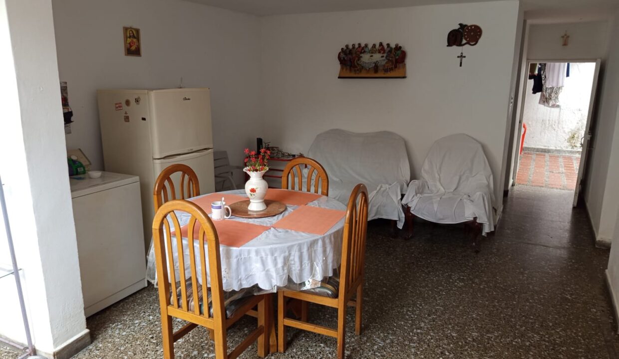 WhatsApp Image 2025-10-21 at 1.42.07 PM (1)