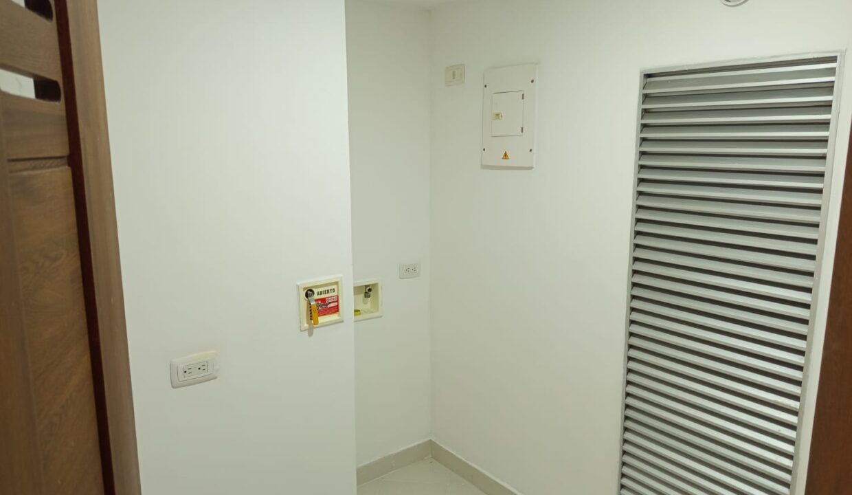 WhatsApp Image 2025-11-06 at 8.30.42 AM (4)