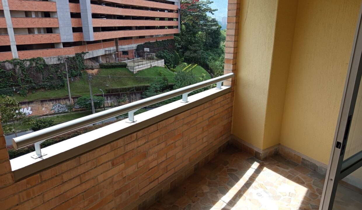 WhatsApp Image 2025-11-06 at 8.30.44 AM (2)