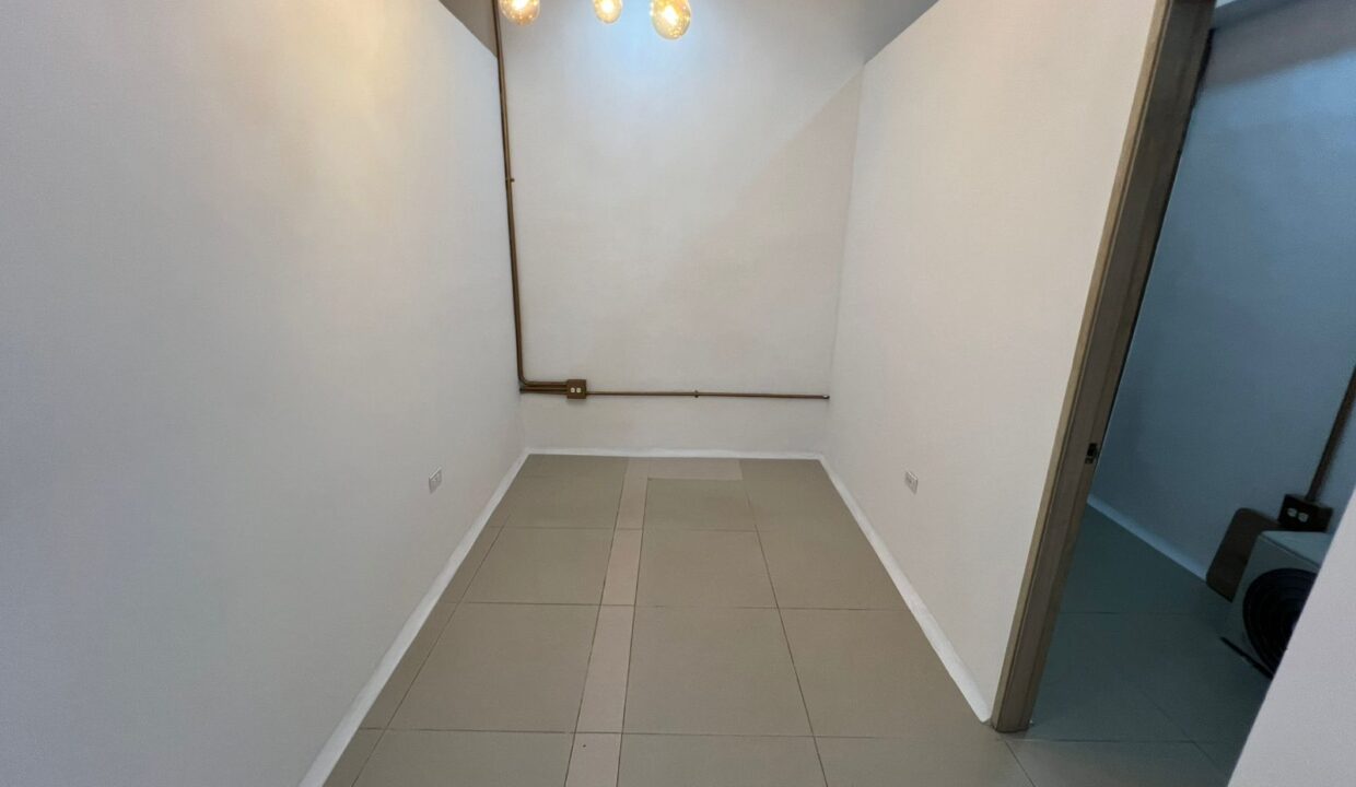 WhatsApp Image 2025-11-14 at 1.40.53 PM (2)