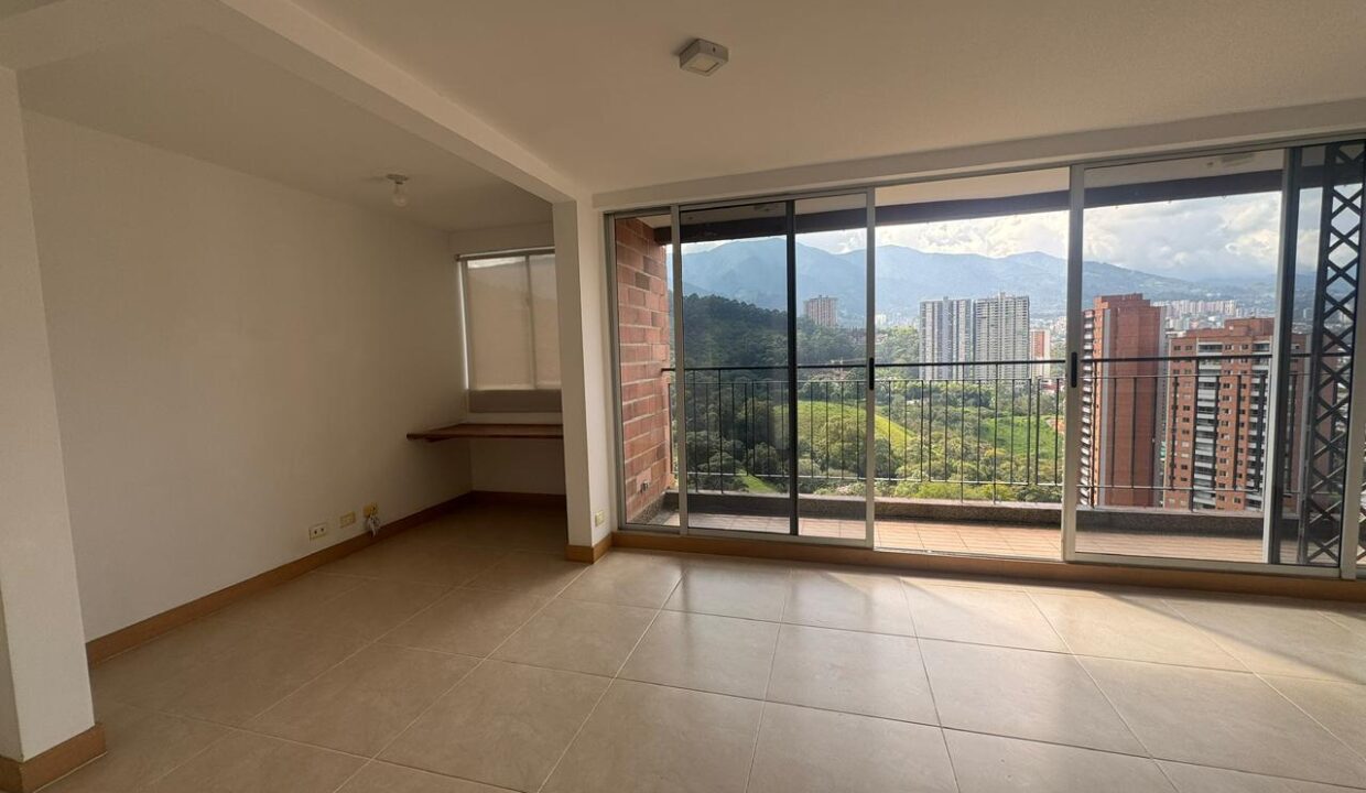 WhatsApp Image 2025-12-05 at 1.56.07 PM